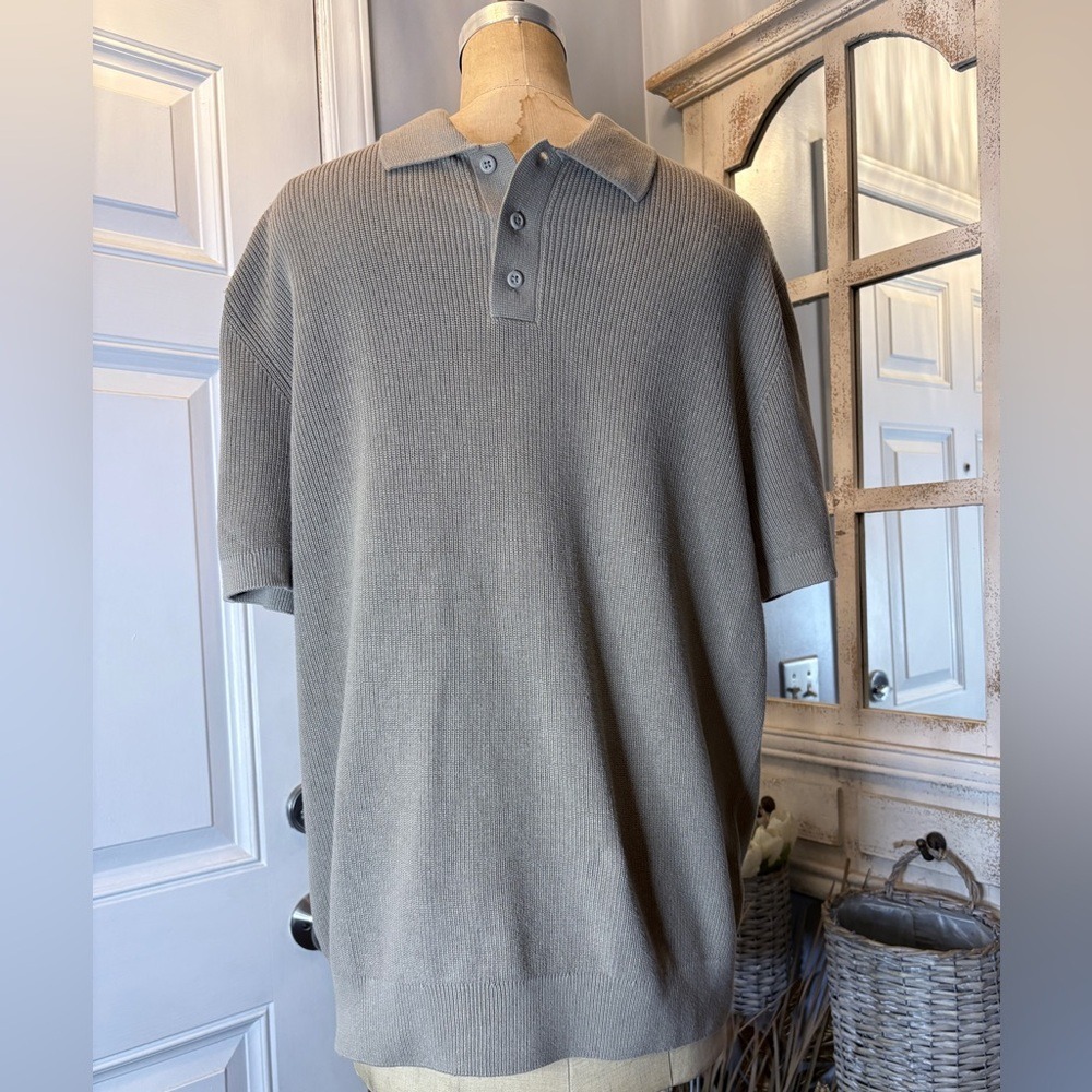 DKNY Men's 2 Button Knit Taupe Polo Shirt Size‎ Medium